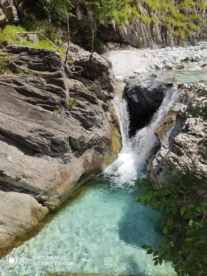 Incantevole Casa Sul Fiume, Relax E Natura Ai Piedi Della Alpi Apuane Massa  Dış mekan fotoğraf
