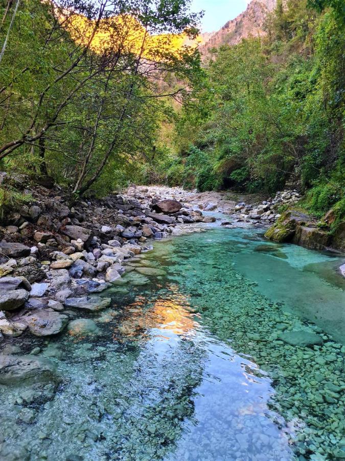 Incantevole Casa Sul Fiume, Relax E Natura Ai Piedi Della Alpi Apuane Massa  Dış mekan fotoğraf